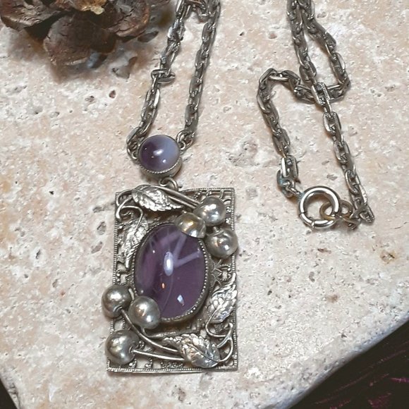 Jewelry - Vintage 1930s Amethyst Necklace with berries and leaves